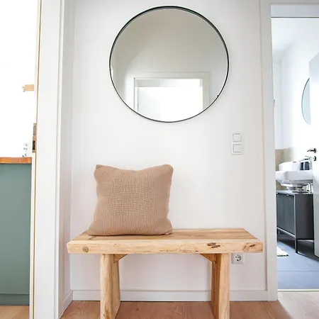 Homefy Balcony - Up To 4 People - Close To Fair - Free Parking *