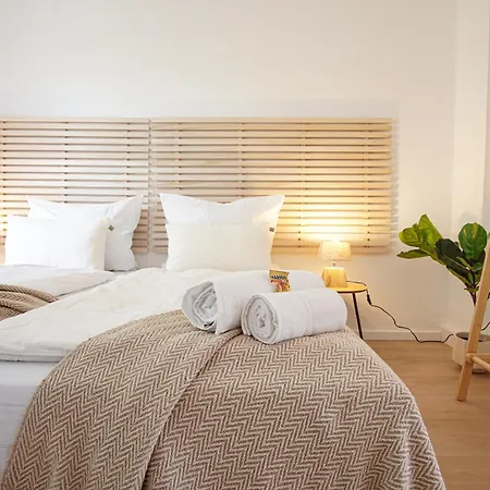 Homefy Balcony - Up To 4 People - Close To Fair - Free Parking
